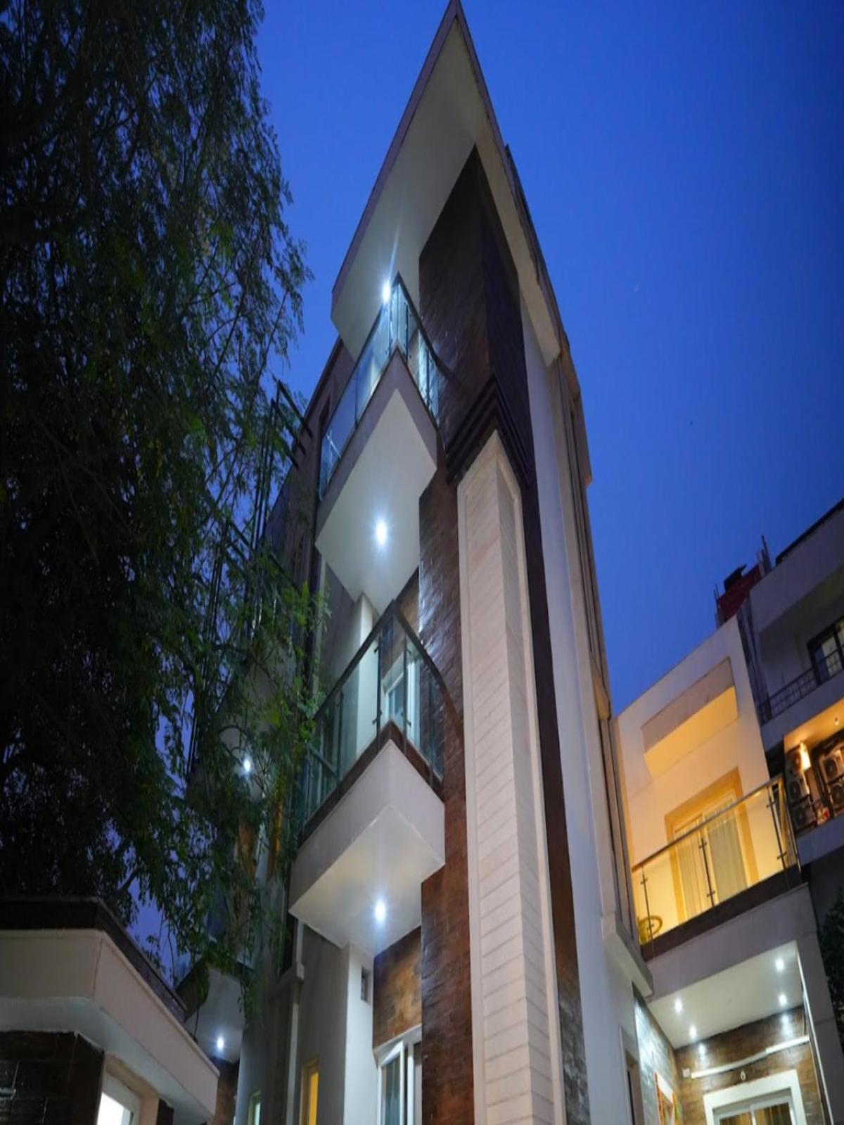 Mallenzo Suites Dlf Phase 1 Gurgaon Exteriör bild