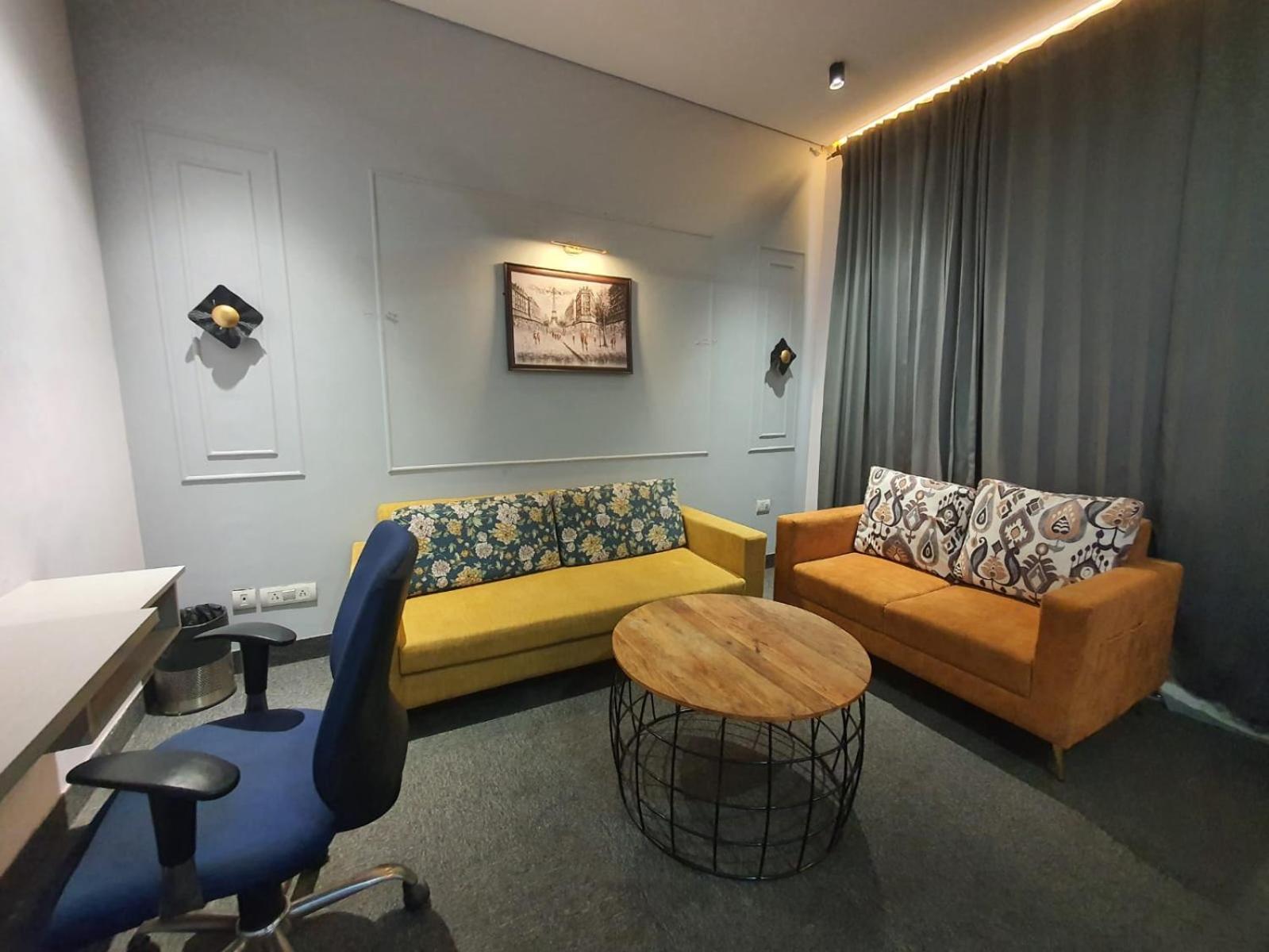 Mallenzo Suites Dlf Phase 1 Gurgaon Exteriör bild