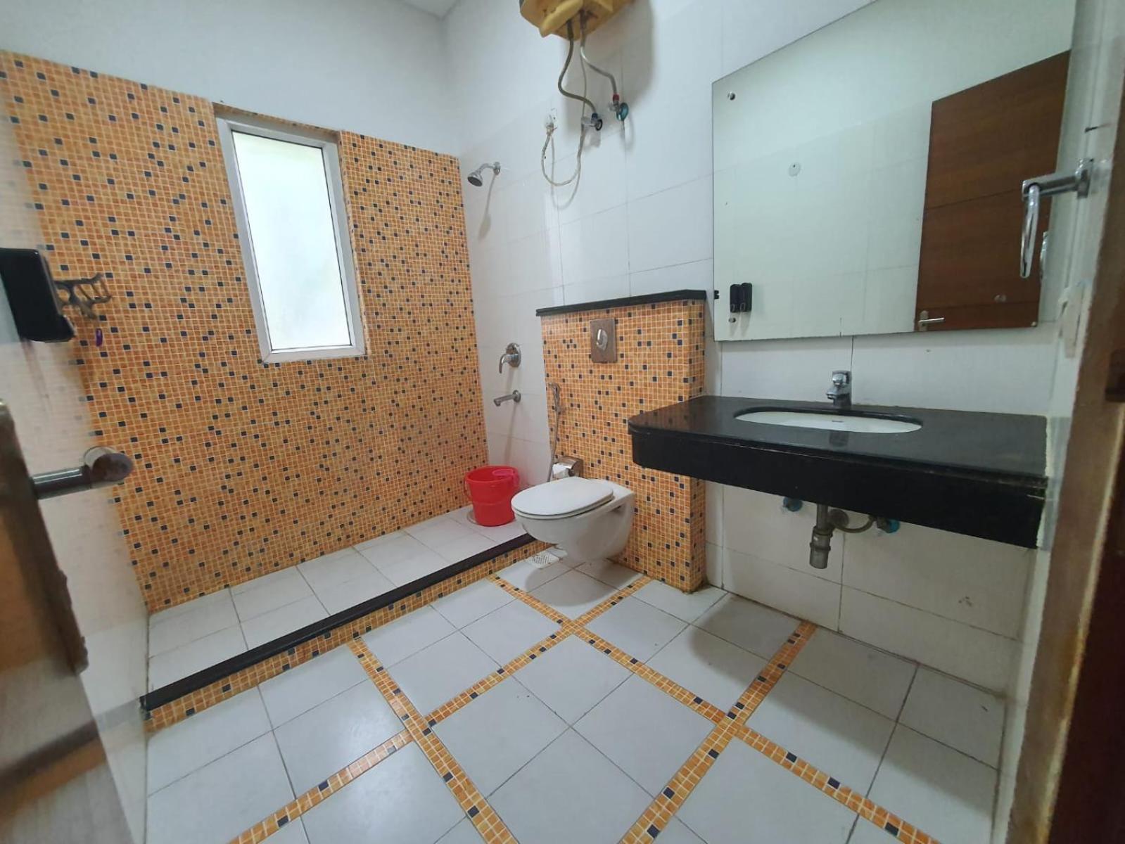 Mallenzo Suites Dlf Phase 1 Gurgaon Exteriör bild