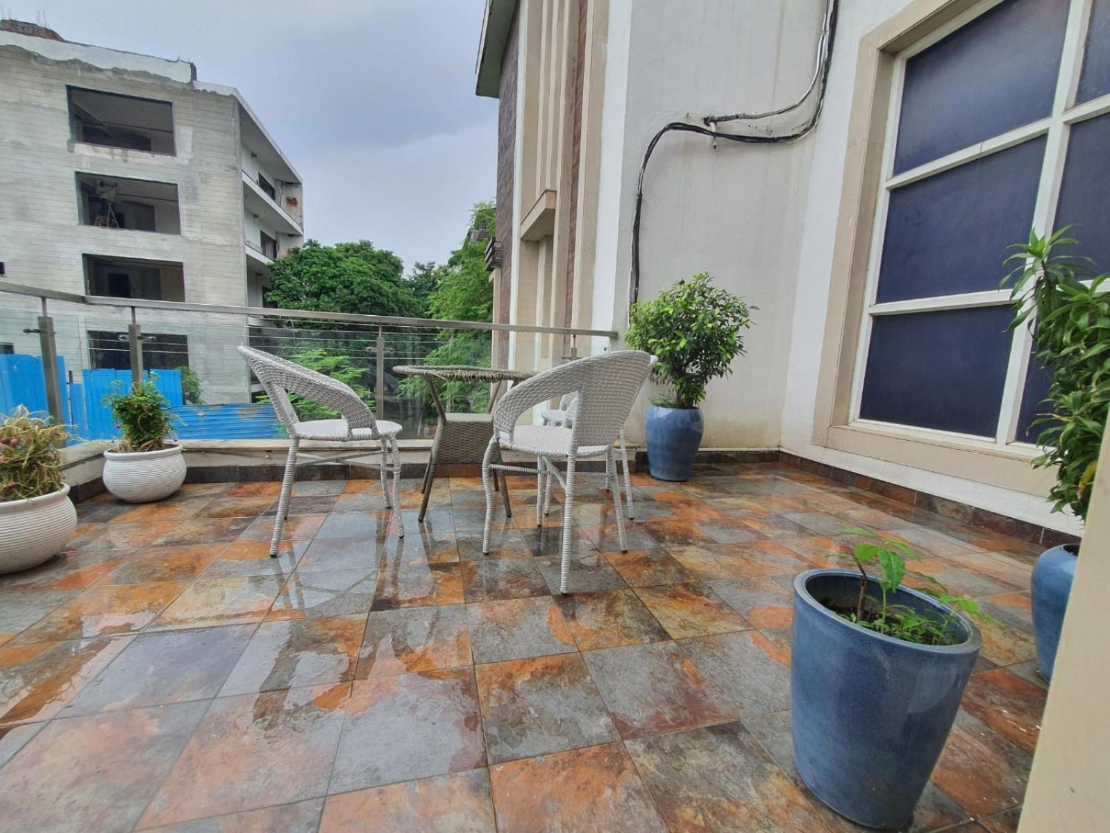 Mallenzo Suites Dlf Phase 1 Gurgaon Exteriör bild